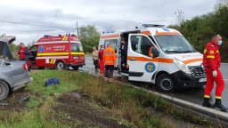 Autocar cu pasageri implicat într-un accident grav pe drumul groazei din Argeș! Află detaliile de la fața locului!