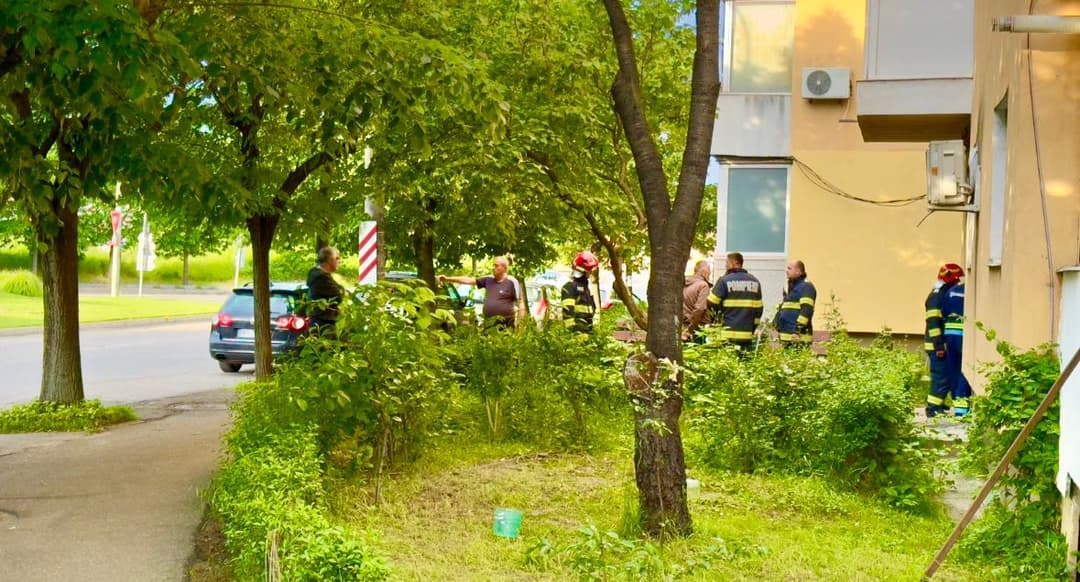 Pericol de explozie într-un bloc - locatarii evacuați urgent din cauza scurgerilor de gaze!