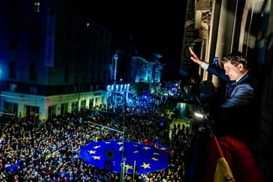 Nicușor Dan - Povestea Incredibilă a Noului Președinte din Inima Munților Făgăraș și Legătura lui cu Argeș