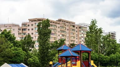 Depozitarea ilegală la bloc, amendată cu 1.500 lei - Atenție, măsură națională! Descoperă noua regulă care afectează locuitorii din întreaga țară.