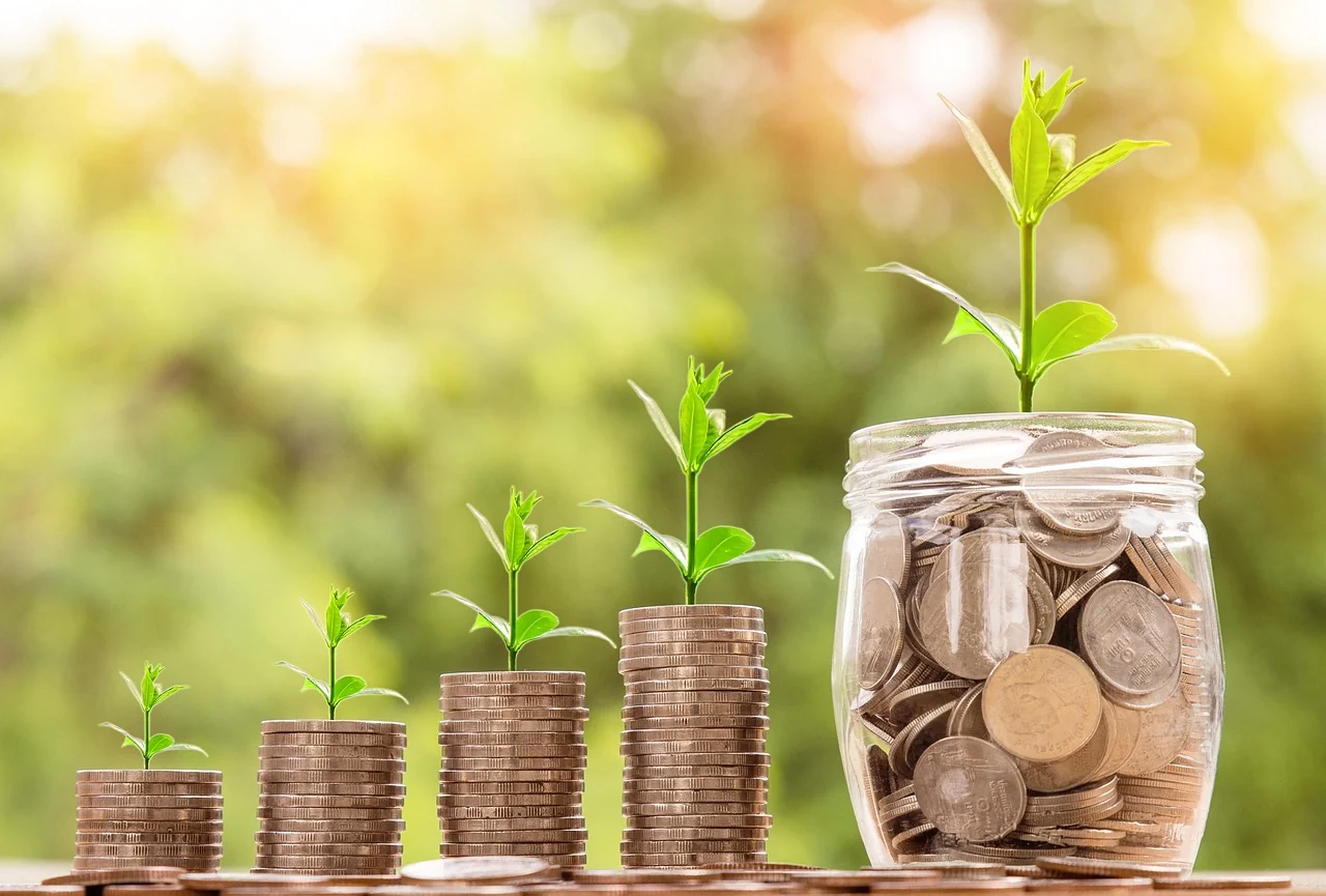 Acțiunile Alphabet cresc cu 4% la debutul pe Dow Jones, dar compania se confruntă cu provocări legate de AI