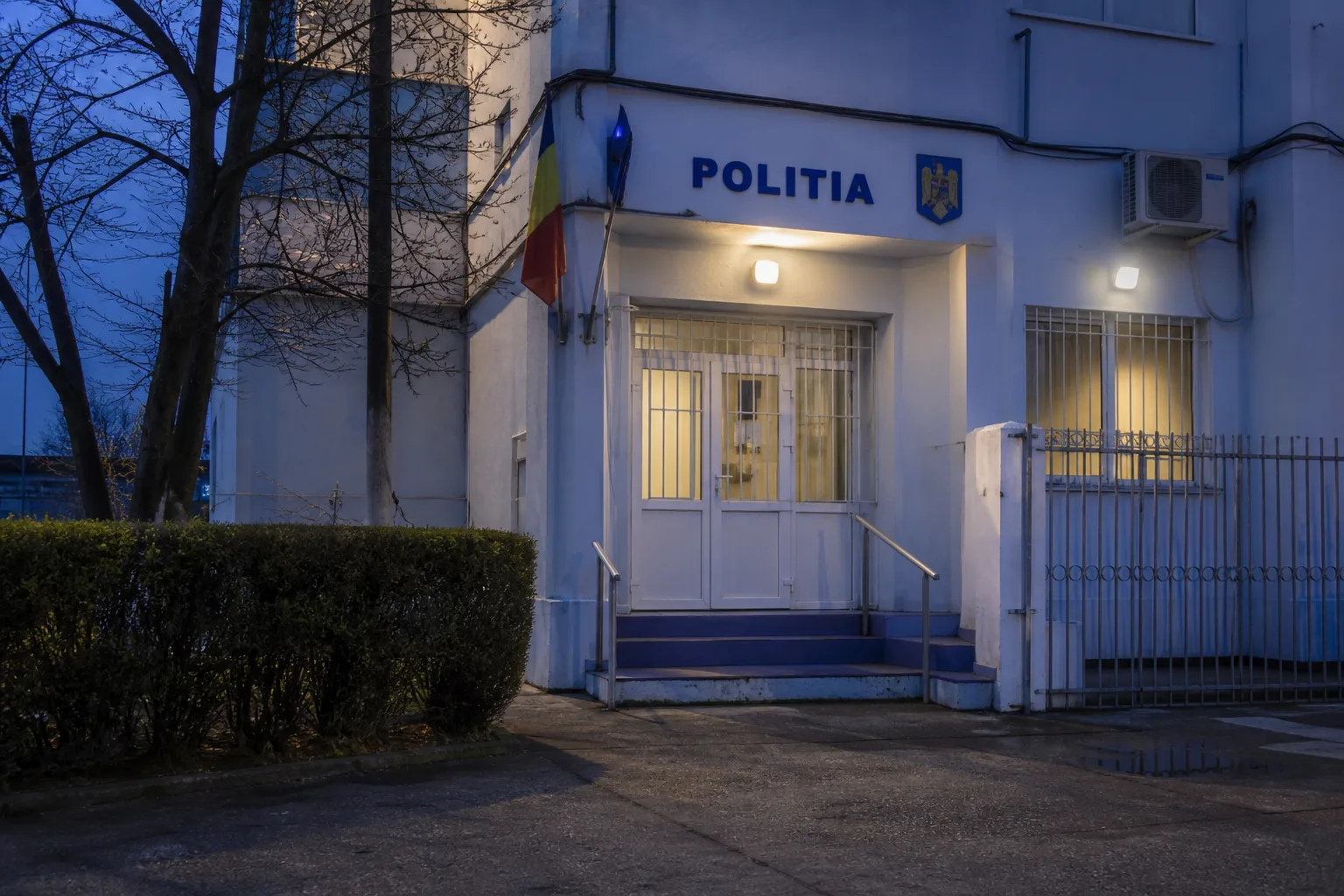 Albota: bărbat de 48 de ani reținut după o sesizare de violență în familie